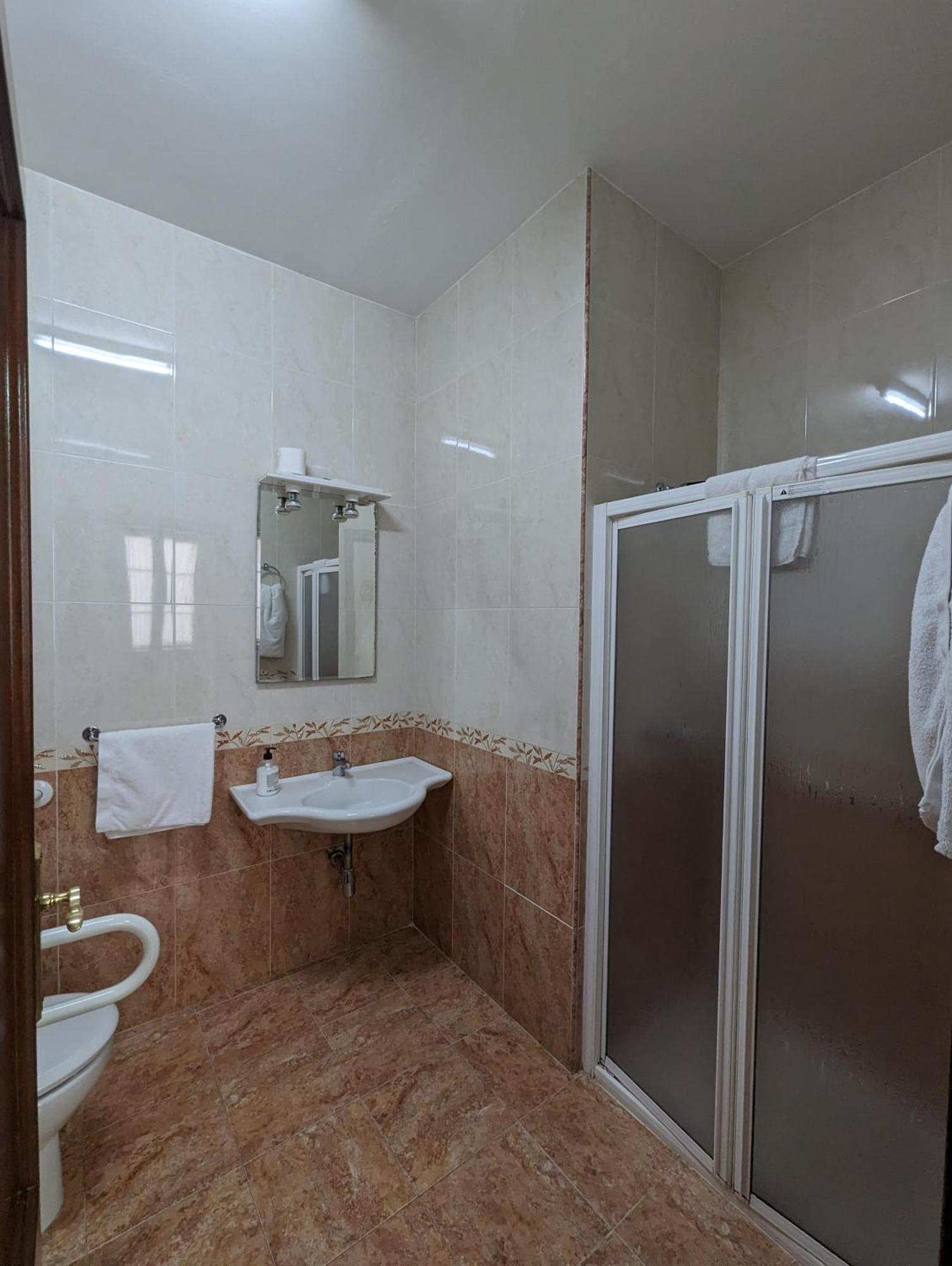 Pension Ciudad Navarro Ramos Grenade Extérieur photo
